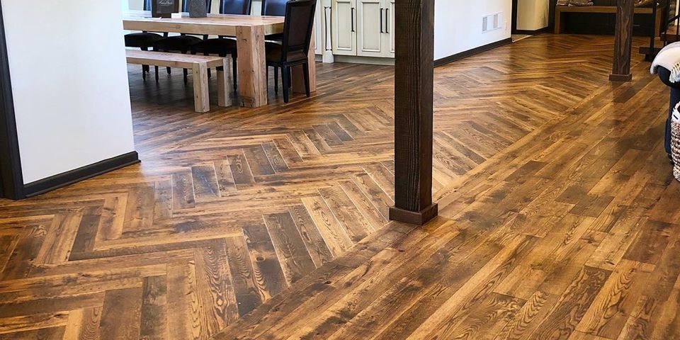 Century Sawn Red Oak Hardwood Tongue and Groove Endmatched Flooring Stained Harringbone Patern
